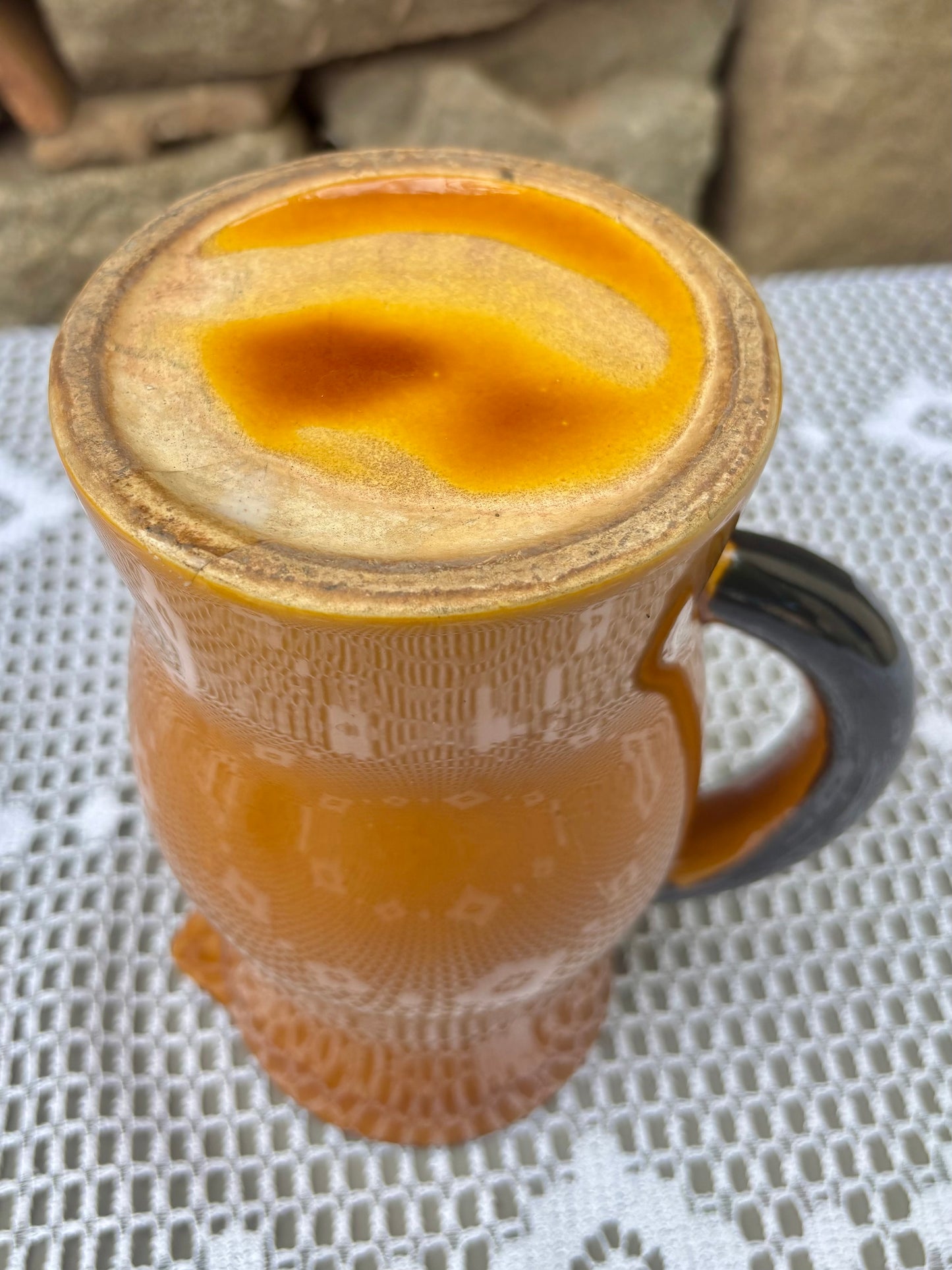 pichet terre vernissée dessous