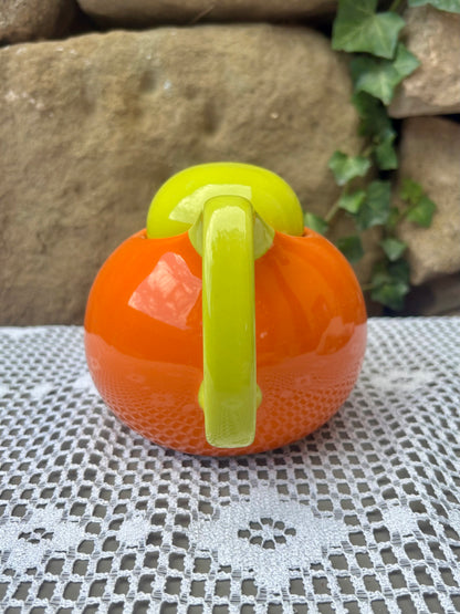 theiere orange verte style 1970 vue de dos