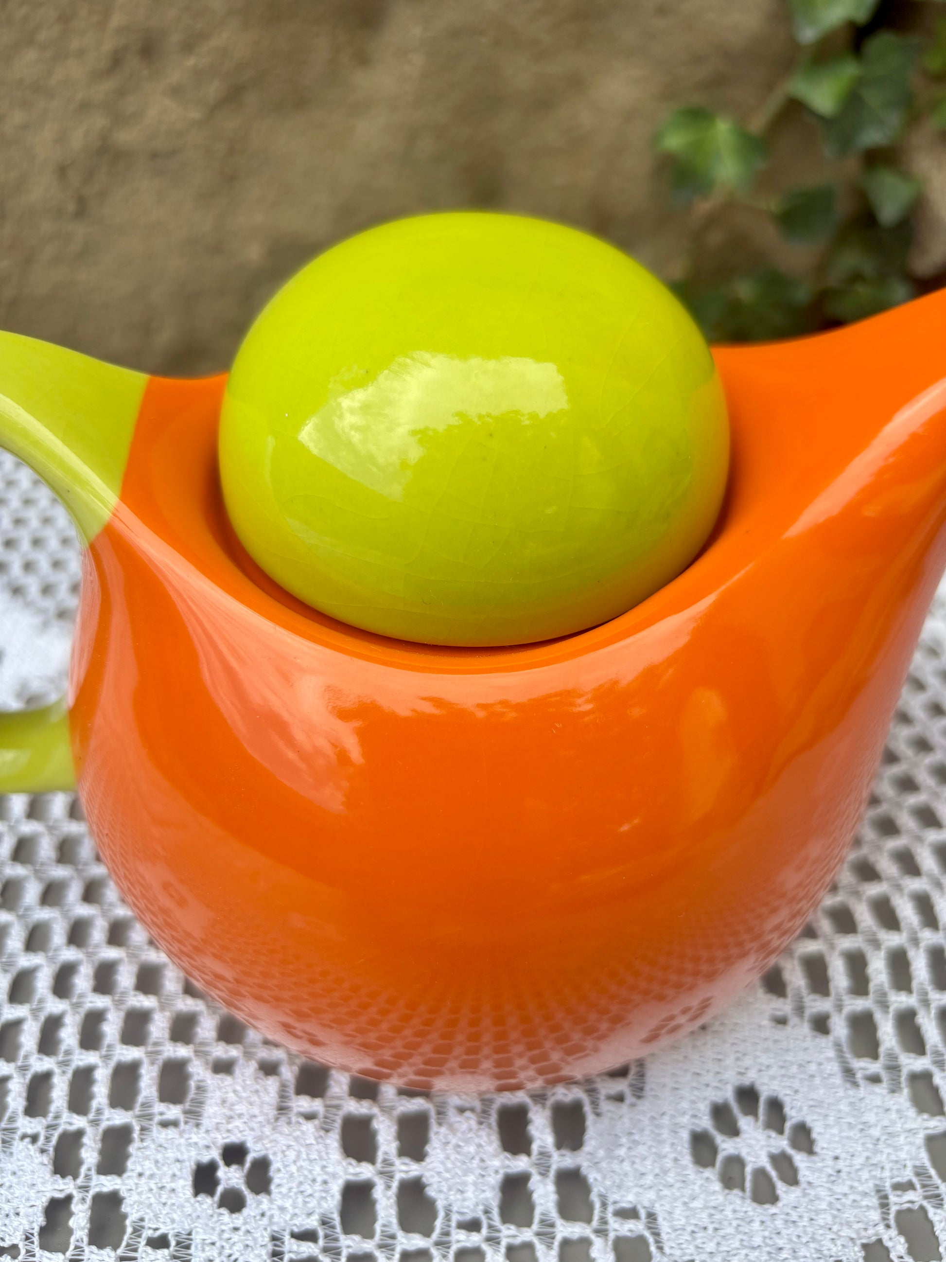 theiere orange verte style 1970 bouchon rond