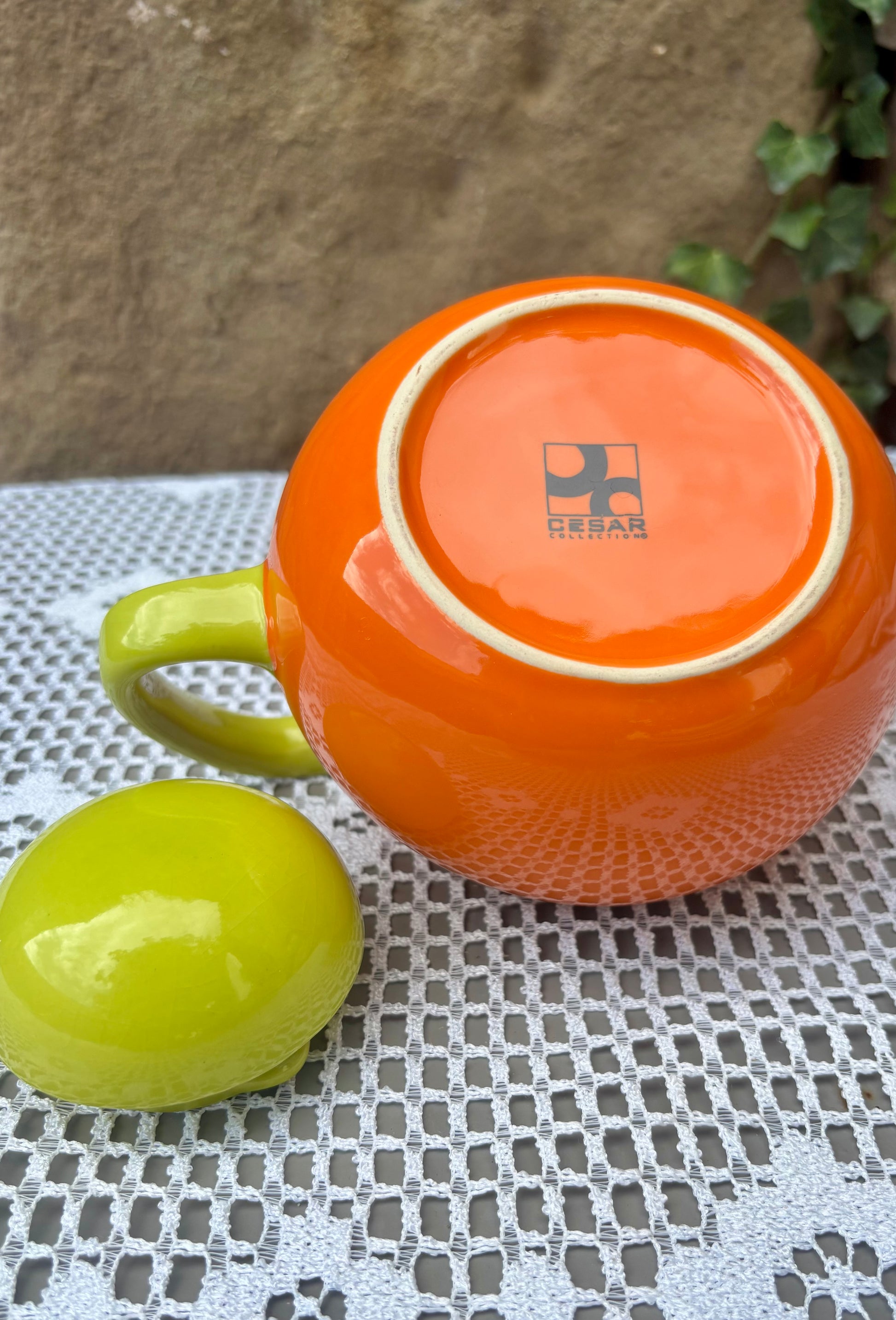 theiere orange verte style 1970 signature cesar collection